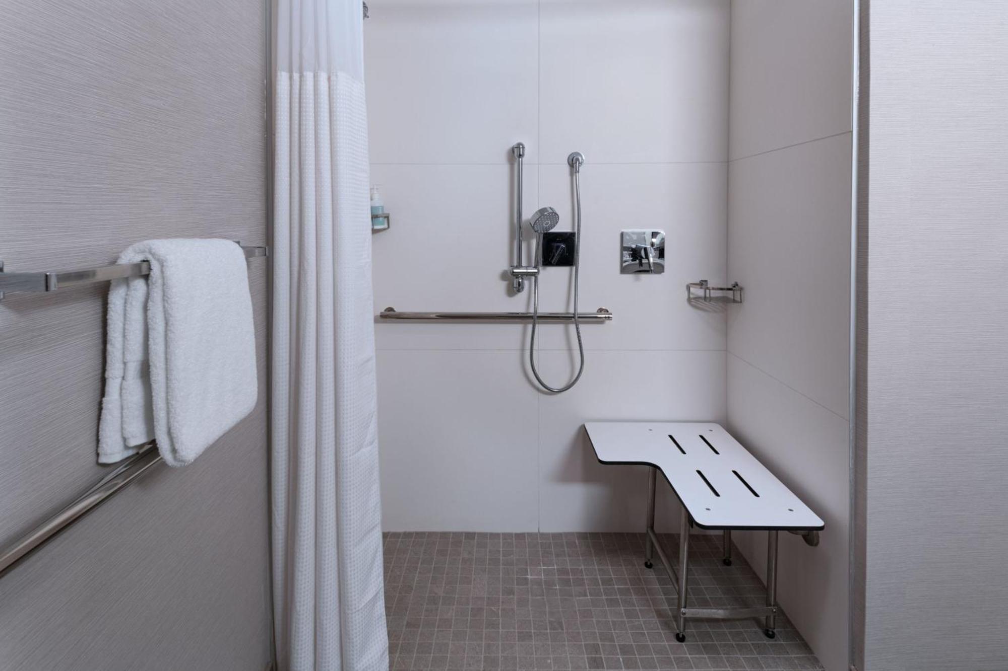 Courtyard By Marriott Dallas Richardson At Spring Valley Ngoại thất bức ảnh