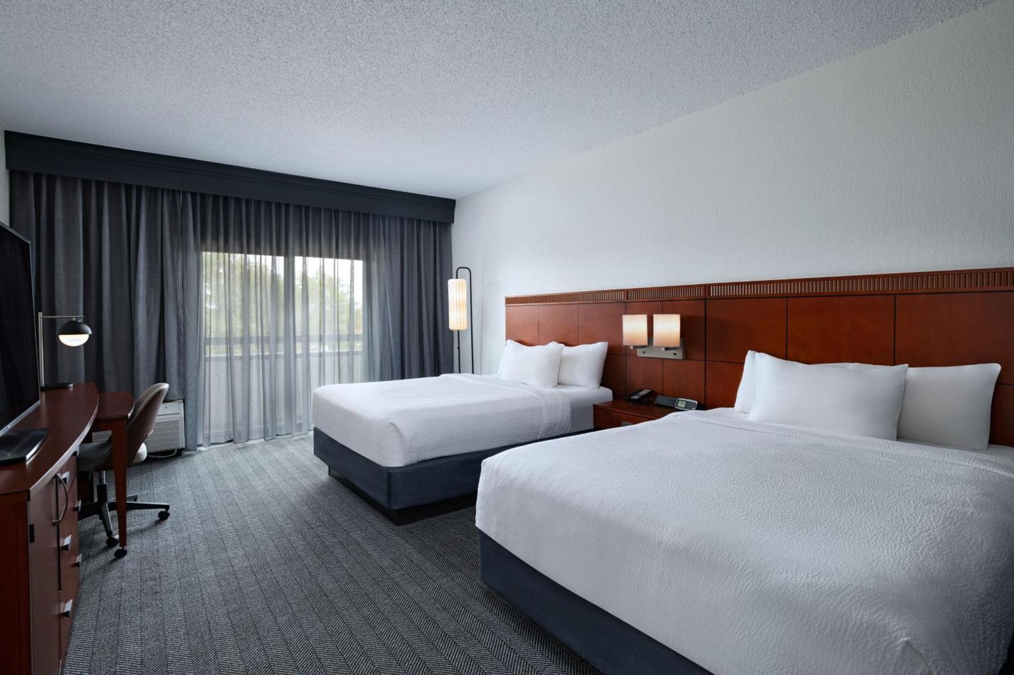 Courtyard By Marriott Dallas Richardson At Spring Valley Ngoại thất bức ảnh
